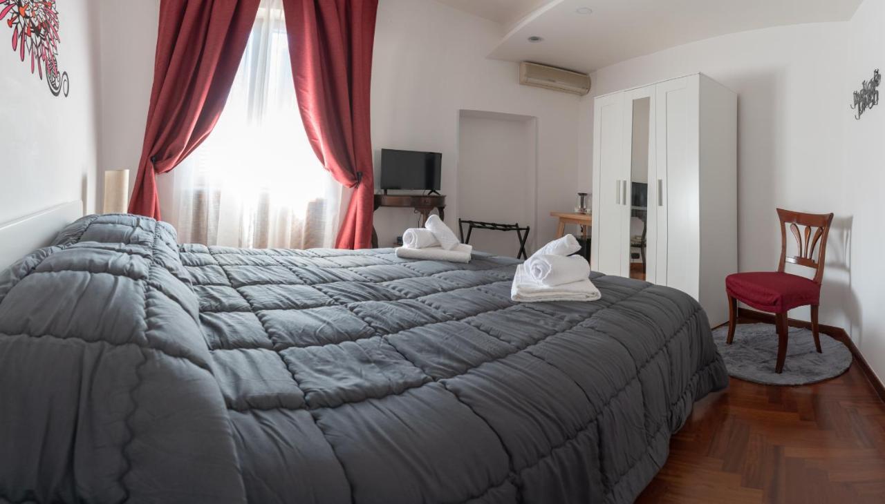 Hotel L'Attico Fuggente Napoli Esterno foto