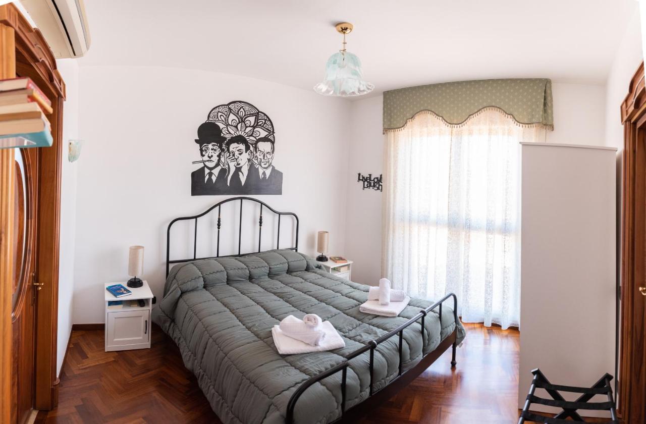 Hotel L'Attico Fuggente Napoli Esterno foto
