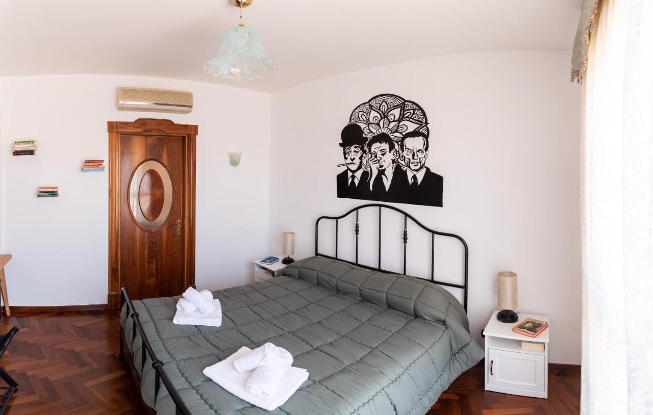 Hotel L'Attico Fuggente Napoli Esterno foto